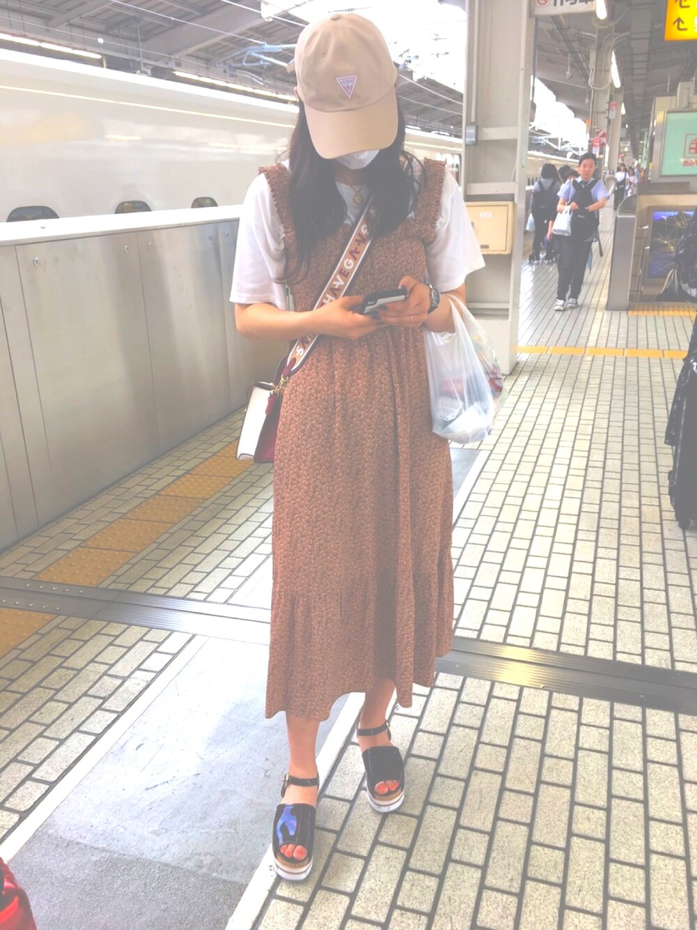 「休日スタイル、nice claup」｜「NICE CLAUPのアイテム（つなぎ/オールインワン、レッド系）」を使った、nagitapiさん（レディース・168cm）の秋コーディネートの1枚目の写真