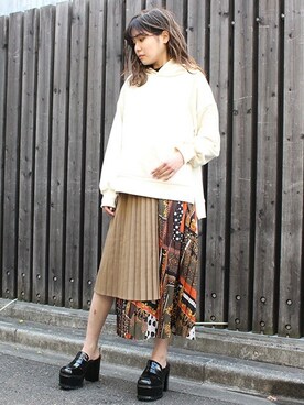 「スエット」｜「アイテム（ローファー）」を使った、BARAKさん（レディース・160cm）の春コーディネート