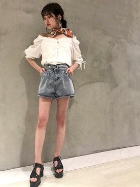 「デザイントップス」｜「アイテム（財布/小物）」を使った、BARAKさん（レディース・160cm）の夏コーディネート