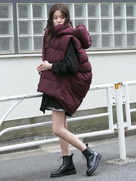 「アイテム（ダウンベスト、レッド系）」を使った、BARAKさん（レディース・160cm）の秋コーディネート