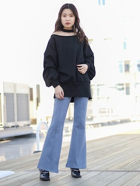 「オープンショルダー」｜「アイテム（スウェット）」を使った、BARAKさん（レディース・160cm）の春コーディネート