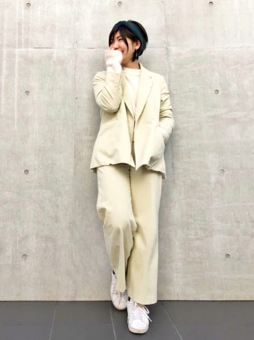 ニット/セーターを使った「コーデュロイセットアップ」の人気