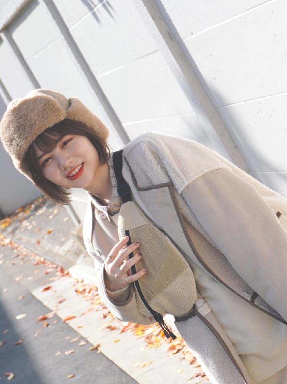 「休日スタイル、今日のコーデ、ootd、ホワイトコーデ、大学生」｜「w closetのアイテム（ノーカラーコート、ホワイト系）」を使った、もとかの🧃さん（レディース・155cm）の秋コーディネートの1枚目の写真