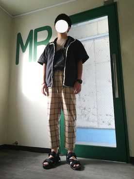 「アイテム（バングル/リストバンド）」を使った、としぴさん（メンズ・175cm・20代）の秋コーディネート
