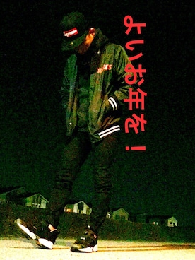 「UNIQLO（ユニクロ）のWOMEN ウルトラストレッチジーンズ（デニムパンツ）」を使った、びーびー☑︎さん（メンズ・167cm）の冬コーディネート