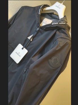 「MONCLER（モンクレール）のアイテム（マウンテンパーカー）」を使った、さとちゃんさん（メンズ・165cm）の春コーディネート