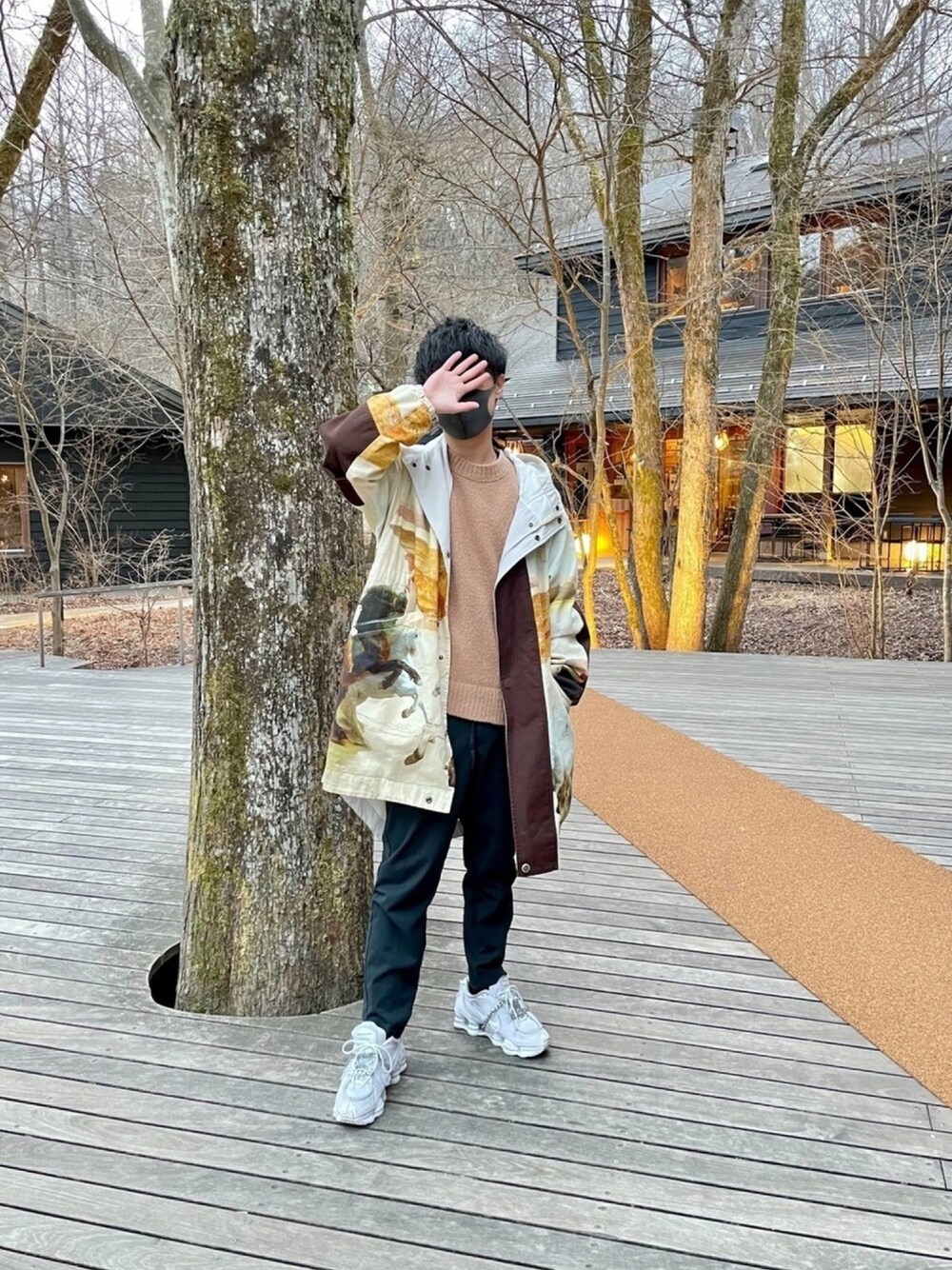 「今日のコーデ、ラフ、春コーデ、休日スタイル、スラックス、春、お洒落さんとつながりたい、ラフコーデ、ootd、黒」｜「Acne Studiosのアイテム（ニット/セーター、ベージュ系）」を使った、kamichiさん（メンズ・170cm）の春コーディネートの1枚目の写真