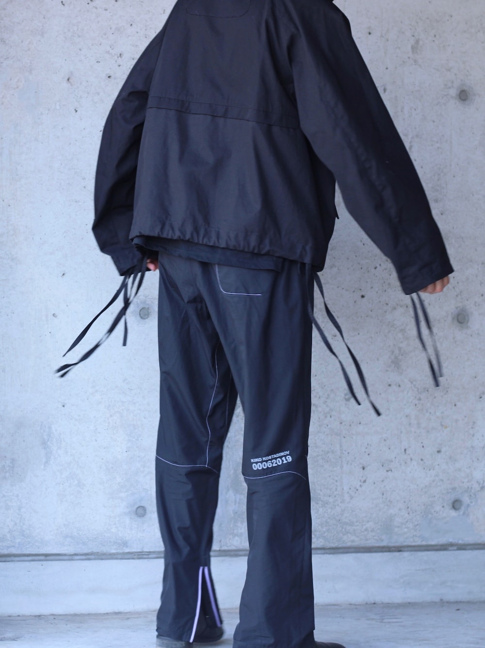 KIKO KOSTADINOV 黒 ウィンドブレーカー 00062019 KIKO KOSTADINOV 黒 ウィンドブレーカー 00062019