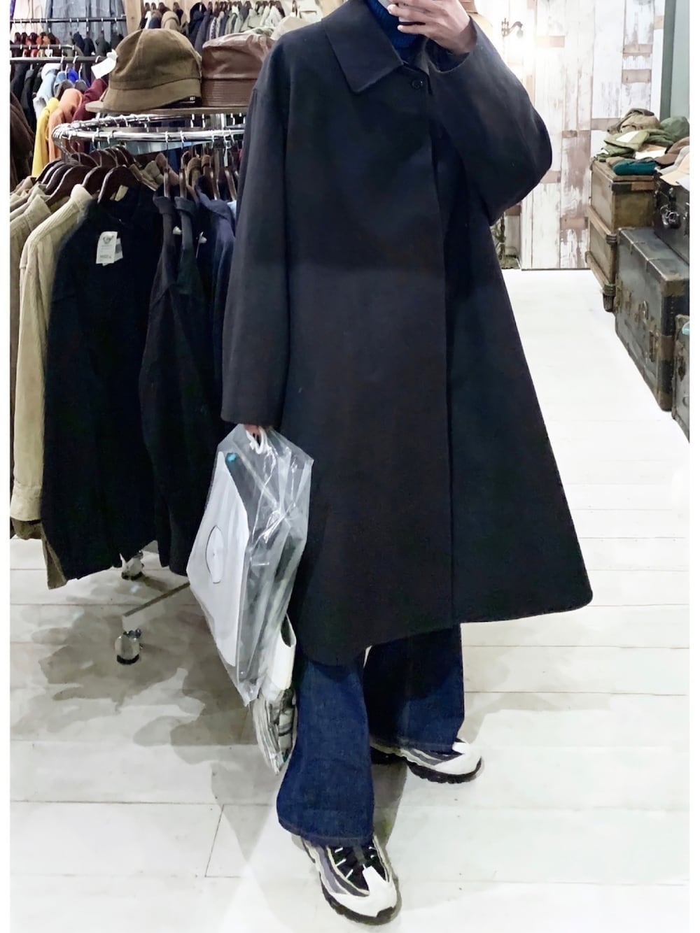 LAD MUSICIANのステンカラーコートを使った人気ファッション