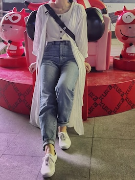 「GU（ジーユー）のアイテム（デニムパンツ、ブルー系）」を使った、ゆりりんさん（レディース・163cm）の秋コーディネート