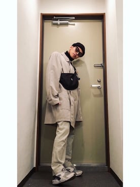 「オールホワイト」｜「アイテム（トレンチコート）」を使った、クワモトユウさん（メンズ・167cm）の冬コーディネート
