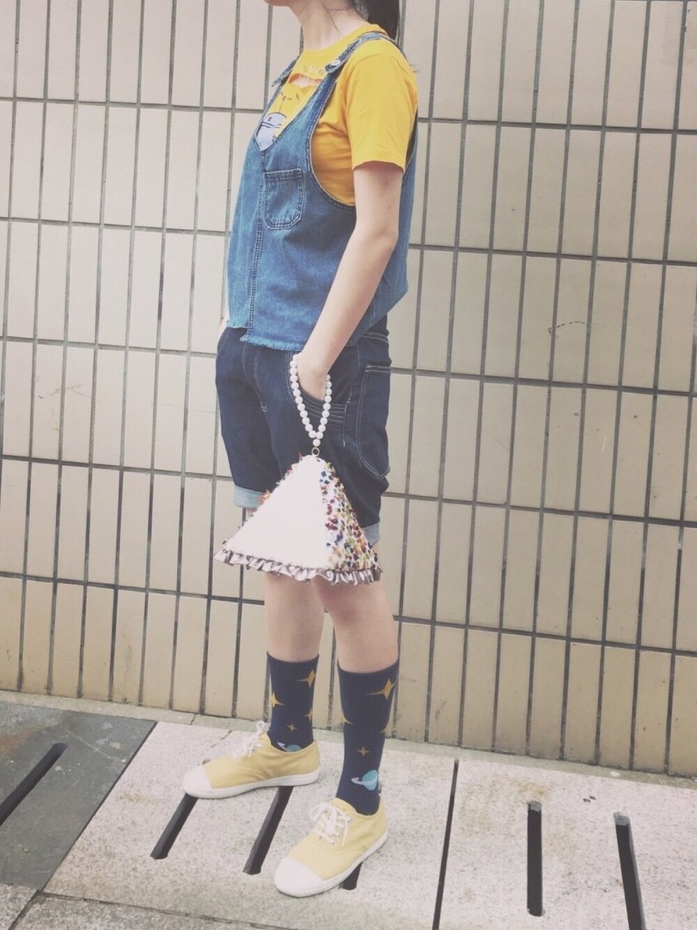 「merry jennyのﾆｯﾄさんかくbag（クラッチバッグ、ホワイト系）」を使った、ingoringさん（レディース・165cm）の夏コーディネートの1枚目の写真