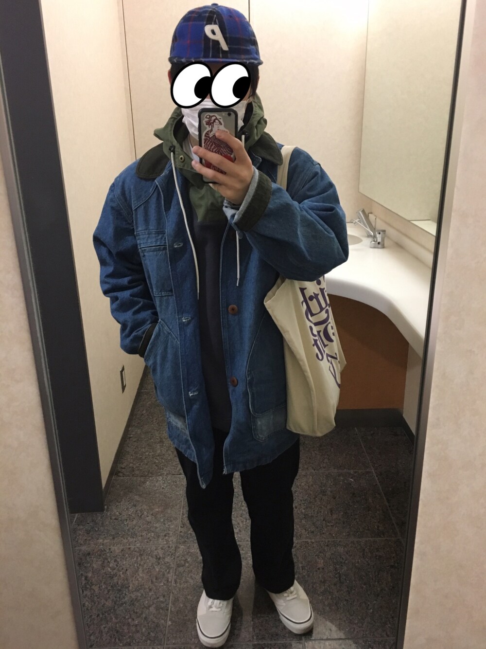 「PALACEのアイテム（キャップ、ブルー系）」を使った、てさん（メンズ・163cm）の冬コーディネートの1枚目の写真