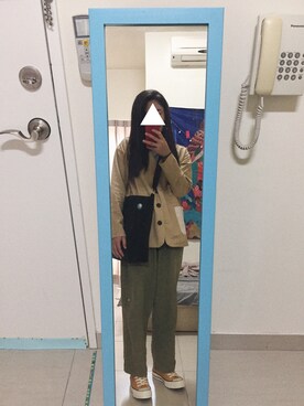 「日常」｜「アイテム（チノパンツ）」を使った、E🇹🇼さん（レディース・157cm）の春コーディネート