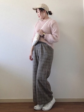 「フェザー」｜「アイテム（スニーカー）」を使った、こながたさん（レディース・158cm）の冬コーディネート