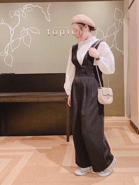 「フリルネック」｜「アイテム（サロペット/オーバーオール）」を使った、こながたさん（レディース・158cm）の冬コーディネート