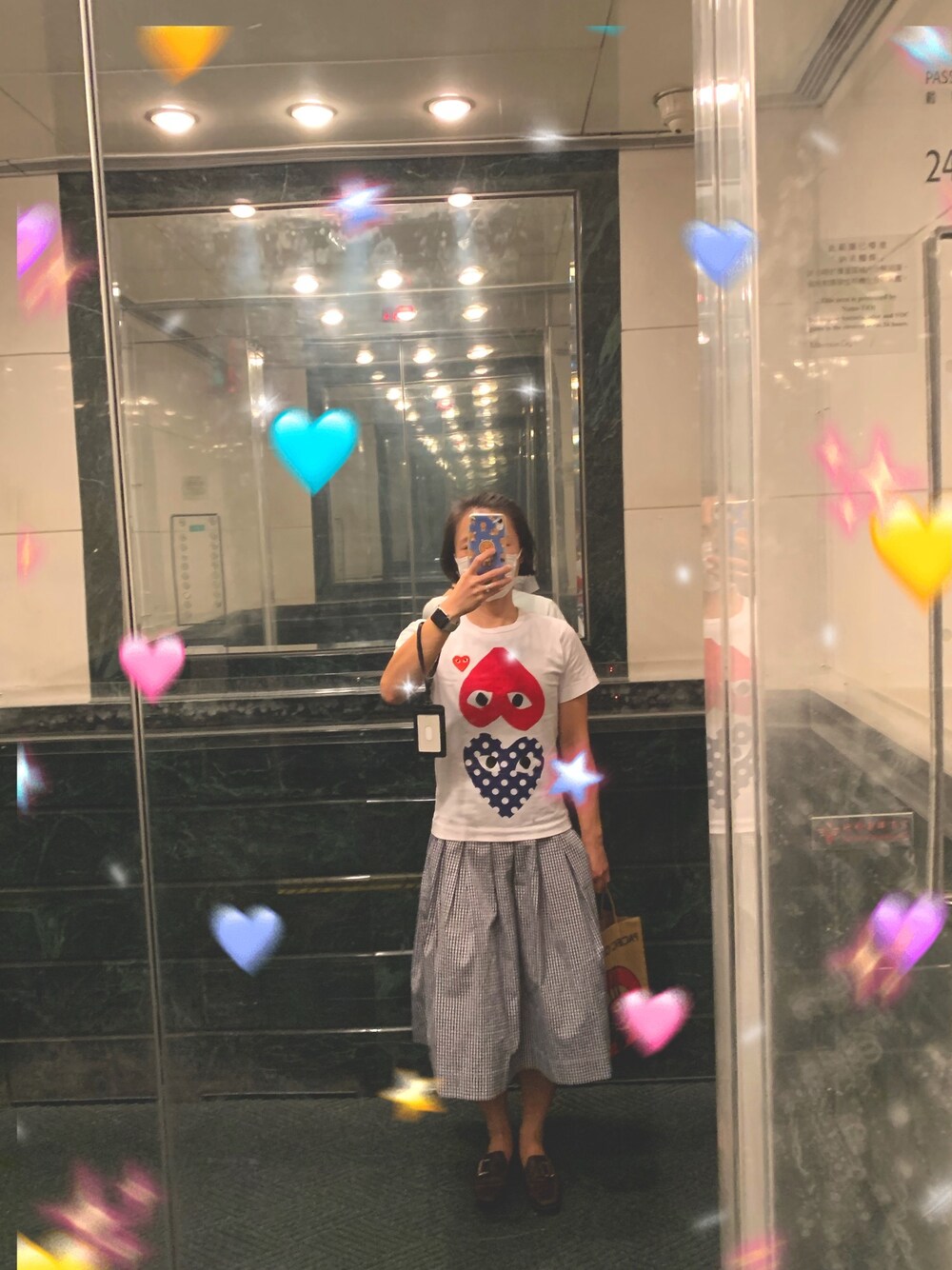 「HEA、Chilling、coffee」｜「PLAY COMME des GARCONSのアイテム（Tシャツ/カットソー、ホワイト系）」を使った、Kwan🤪さん（レディース・155cm）の夏コーディネートの1枚目の写真