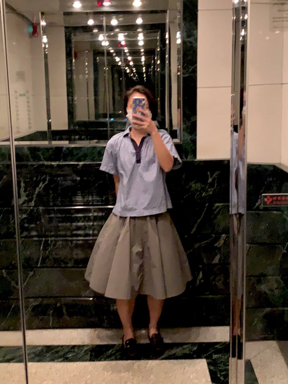 「HEA、Office casual」｜「tricot COMME des GARCONSのアイテム（トップス、ブルー系）」を使った、Kwan🤪さん（レディース・155cm）の夏コーディネートの1枚目の写真