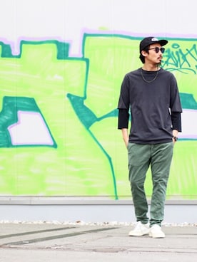 「アイテム（Tシャツ/カットソー、ブラック系）」を使った、m.fujiiさん（メンズ・181cm）の夏コーディネート