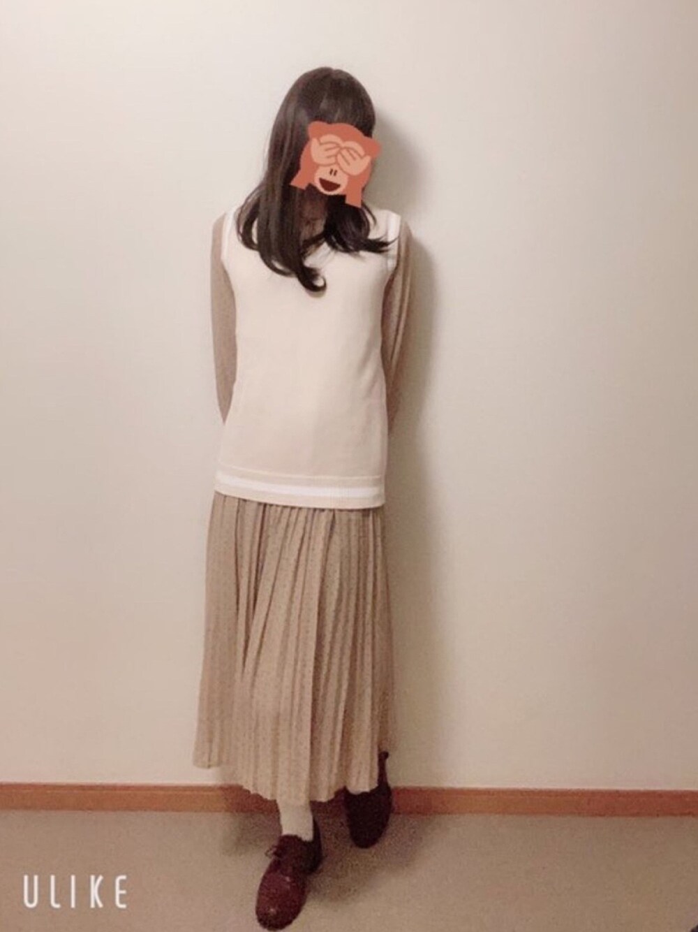 「秋のコーデ、ベスト、GU、ローファー、ロングワンピース」｜「GUのアイテム（ワンピース、ベージュ系）」を使った、mikaさん（レディース・175cm）の秋コーディネートの1枚目の写真