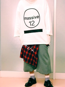 「rovtski」｜「アイテム（パーカー）」を使った、侑さん（メンズ・170cm）の秋コーディネート