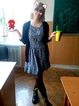 「school」｜「アイテム（その他アウター）」を使った、Eva Schistad さん（レディース・168cm）の秋コーディネート