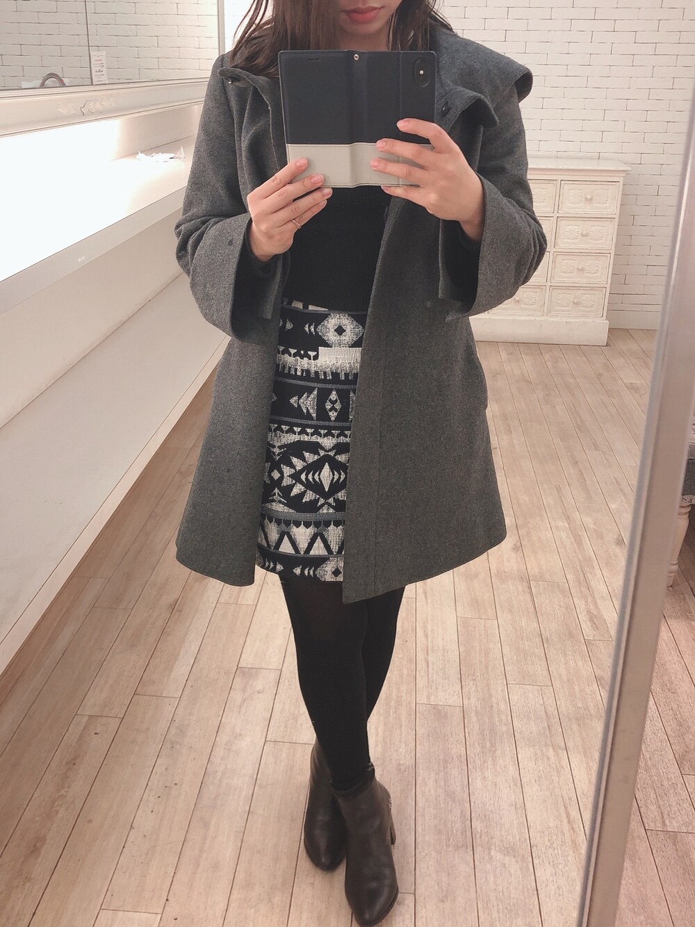 「冬コーデ、デートスタイル（WOMEN）」｜「EGOISTのアイテム（スカート、ブルー系）」を使った、Lillyさん（レディース・153cm）の春コーディネートの1枚目の写真