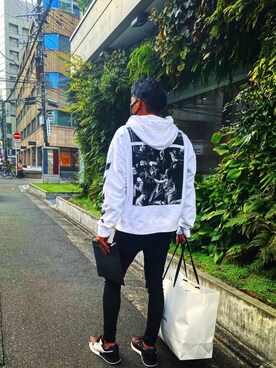 Louis Vuitton ルイヴィトン のクラッチバッグを使った人気ファッションコーディネート 季節 9月 11月 Wear