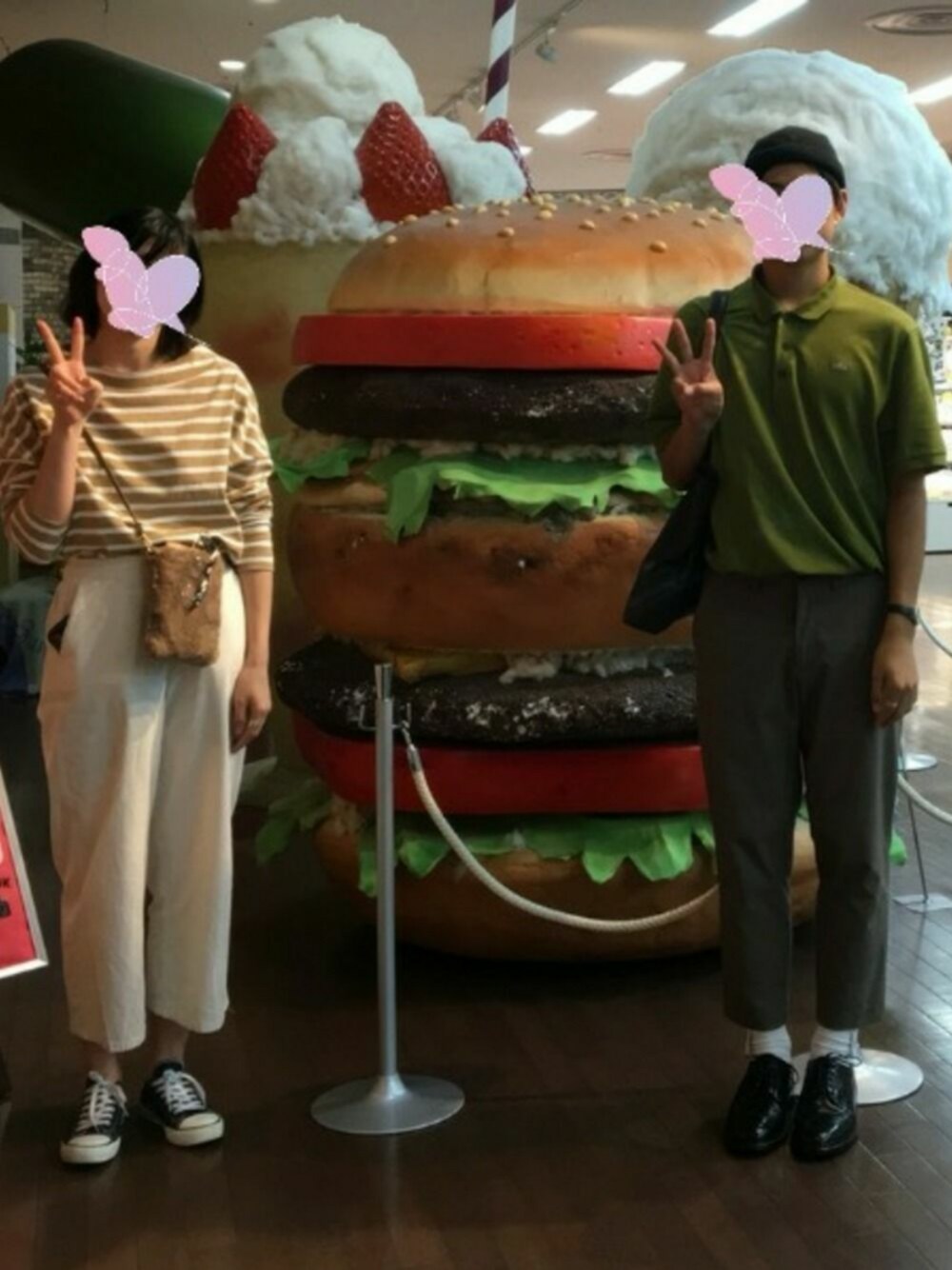「タオル美術館、今治タオル、nano・universe、ボーダー、ワイドパンツ、ファーバッグ、ベージュ、シンプル、秋服準備はじめました、ドラフトしまむら」｜「earth music&ecologyのウエストゴムワイドパンツ（その他パンツ、ホワイト系）」を使った、Mitsuruさん（レディース・166cm）の秋コーディネートの1枚目の写真