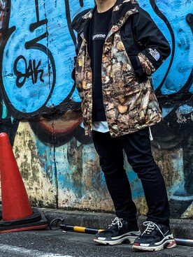 「BALENCIAGA」｜「アイテム（マウンテンパーカー）」を使った、B.Bambiさん（メンズ・164cm）の冬コーディネート