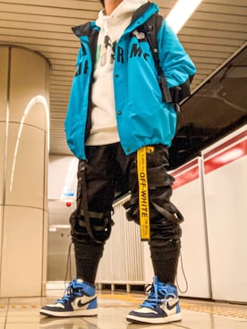 「off white」｜「アイテム（マウンテンパーカー）」を使った、B.Bambiさん（メンズ・164cm）の冬コーディネート