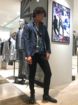 「アイテム（ストール/ショール）」を使った、shimadaさん（メンズ・175cm）の春コーディネート