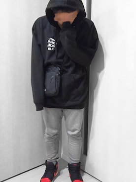 「NIKE(ナイキ)のアイテム(ショルダーバッグ)」を使った、timさん(メンズ・168cm)の冬コーディネート