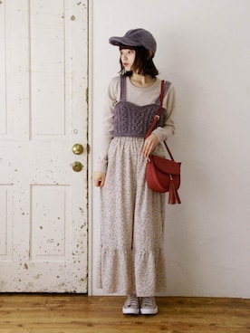 「花柄パンツ」｜「アイテム（キャップ）」を使った、Crispさん（レディース・158cm）の夏コーディネート