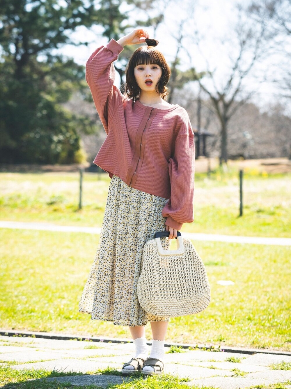 春夏にぴったり花柄セットアップ✨シンプルで魅力的な女子会・パーティーコーデ 春の花柄セットアップが使える🌼」Crisp（Crisp Official）の