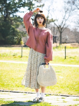 「アイテム（サンダル、グリーン系）」を使った、Crispさん（レディース・158cm）の春コーディネート