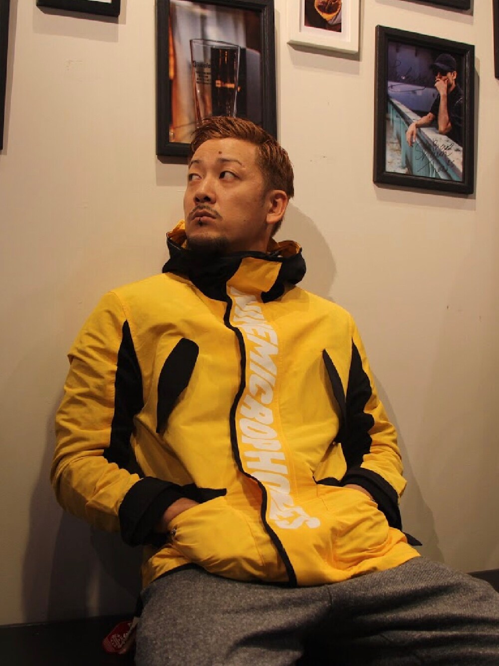 NineMicrophones（ナインマイクロフォンズ）マウンテンパーカー NineMicrophones (ナインマイクロフォンズ) Pray with the