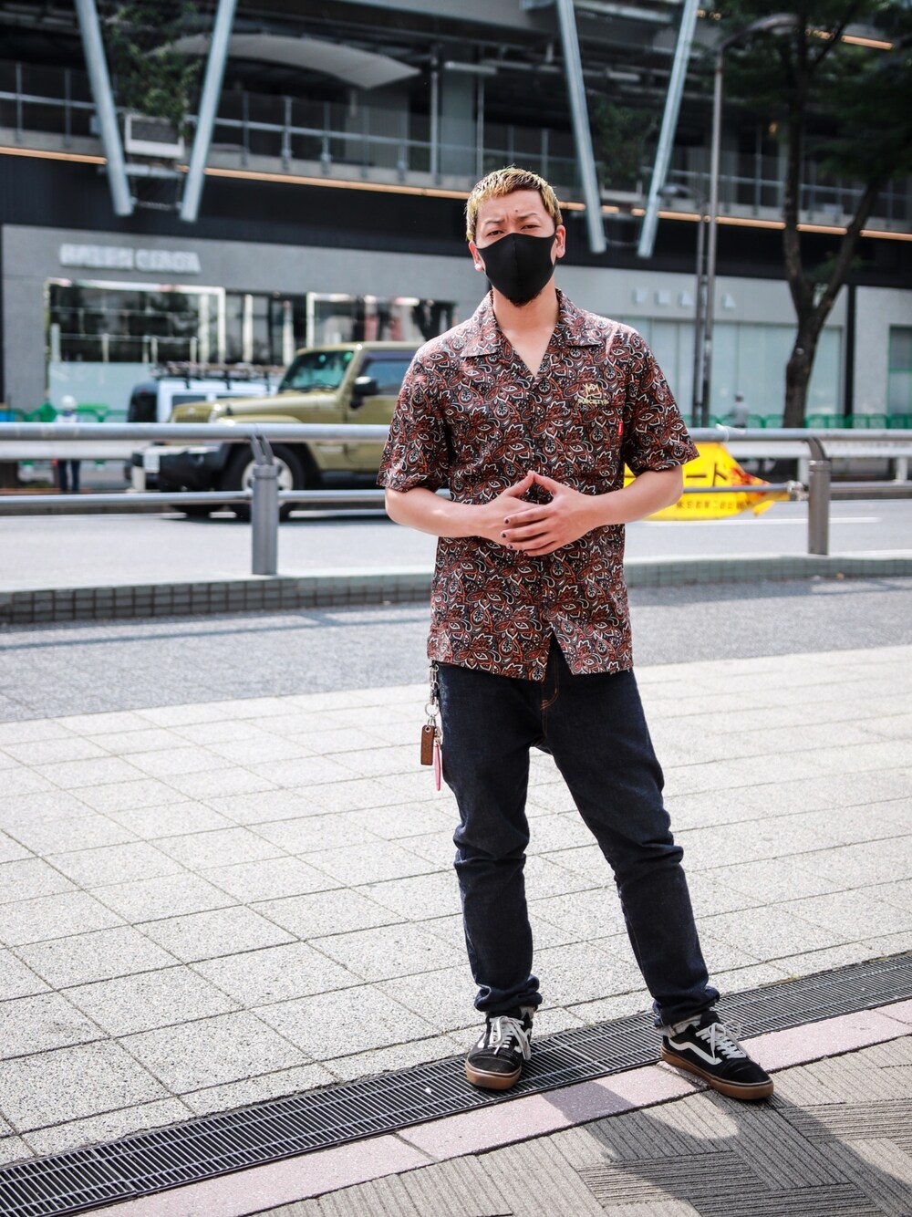 「ペイズリー、ペイズリー柄、柄シャツ、ストリート、ラフ、スケータースタイル、アメカジ、Subciety、サブサエティ」｜「SubcietyのAFRICAN PAISLEY SHIRT（シャツ/ブラウス、ブラック系）」を使った、Mt'（ミット）さん（メンズ・178cm）の夏コーディネートの1枚目の写真