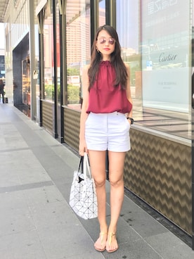 「ZARA（ザラ）のアイテム（パンツ、ホワイト系）」を使った、陳小寶さん（レディース・178cm）の夏コーディネート