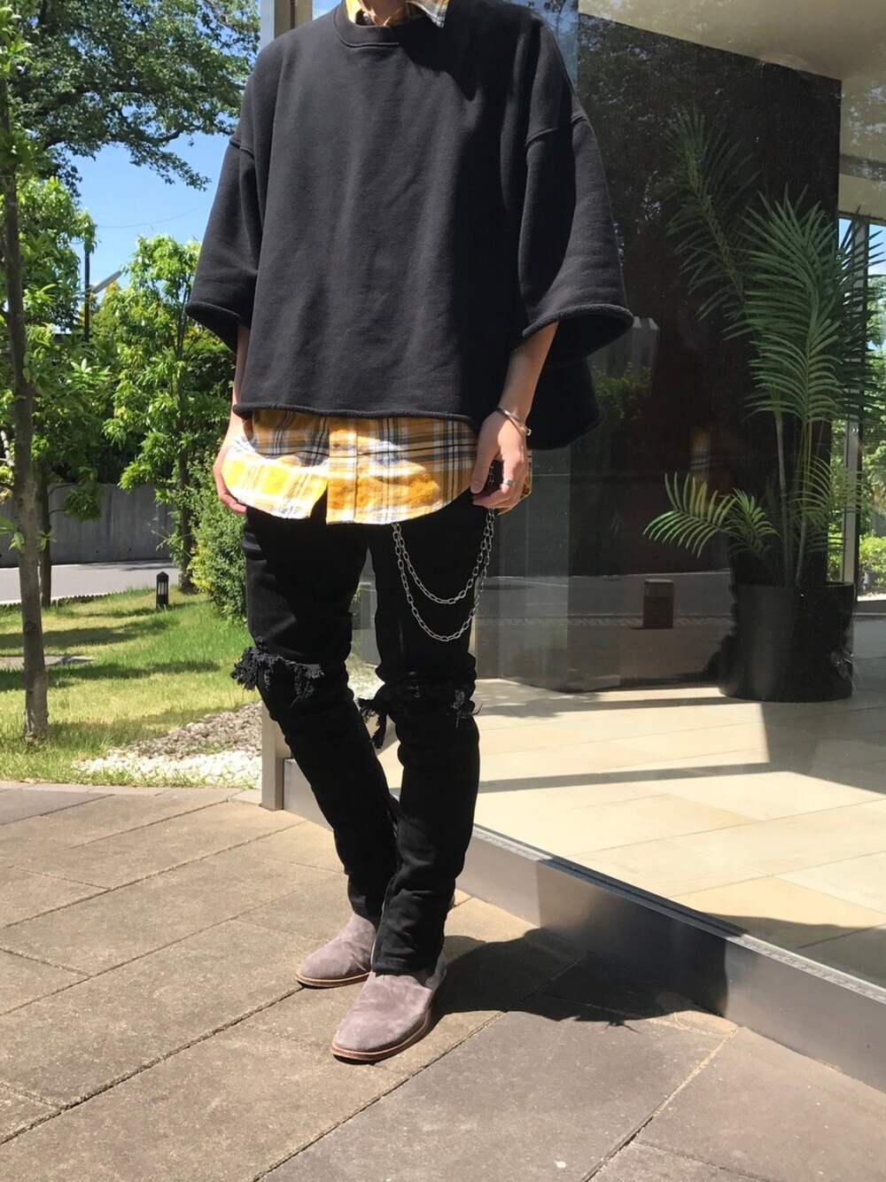 「夏、シンプル、カジュアル、ootd、street、outfit、fear of god、mnml、REPRESENT、summer」｜「Fear of God Los Angelesのアイテム（Tシャツ/カットソー、ブラック系）」を使った、YUKIさん（メンズ・165cm）の夏コーディネートの1枚目の写真