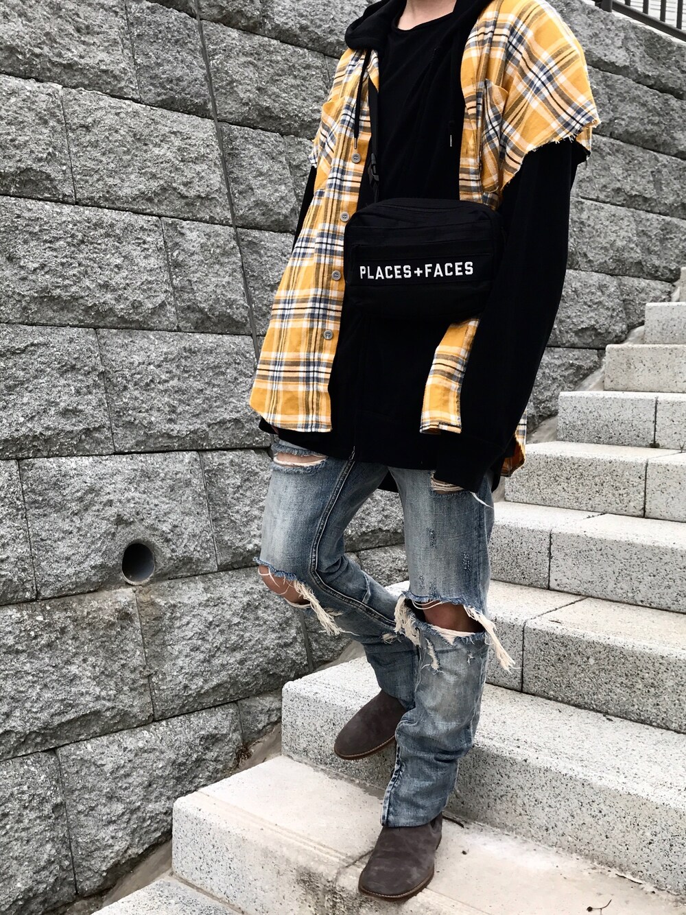 「夏、シンプル、simple、mnml、fear of god、UNIQLO、Bershka、ootd、outfit、REPRESENT」｜「Bershkaのアイテム（Tシャツ/カットソー、ブラック系）」を使った、YUKIさん（メンズ・165cm）の夏コーディネートの1枚目の写真
