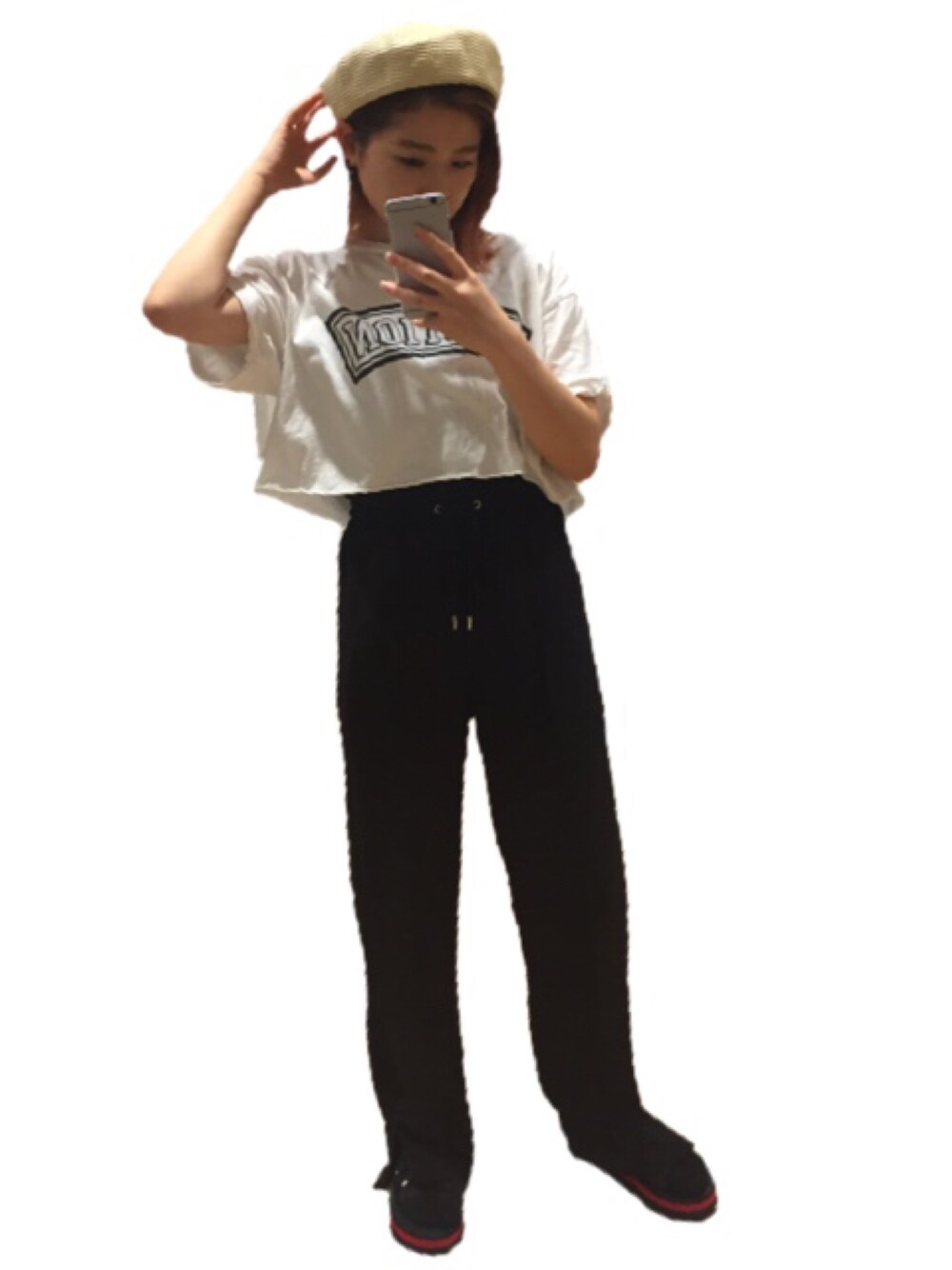 「シンプルコーデ、モノトーンコーデ、Tシャツ、プチプラ、プチプラコーデ、むぎわらベレー帽、麦わらベレー帽、麦わら帽子、夏、summer」｜「H&Mのアイテム（その他パンツ、ブラック系）」を使った、NAOさん（レディース・157cm）の夏コーディネートの1枚目の写真