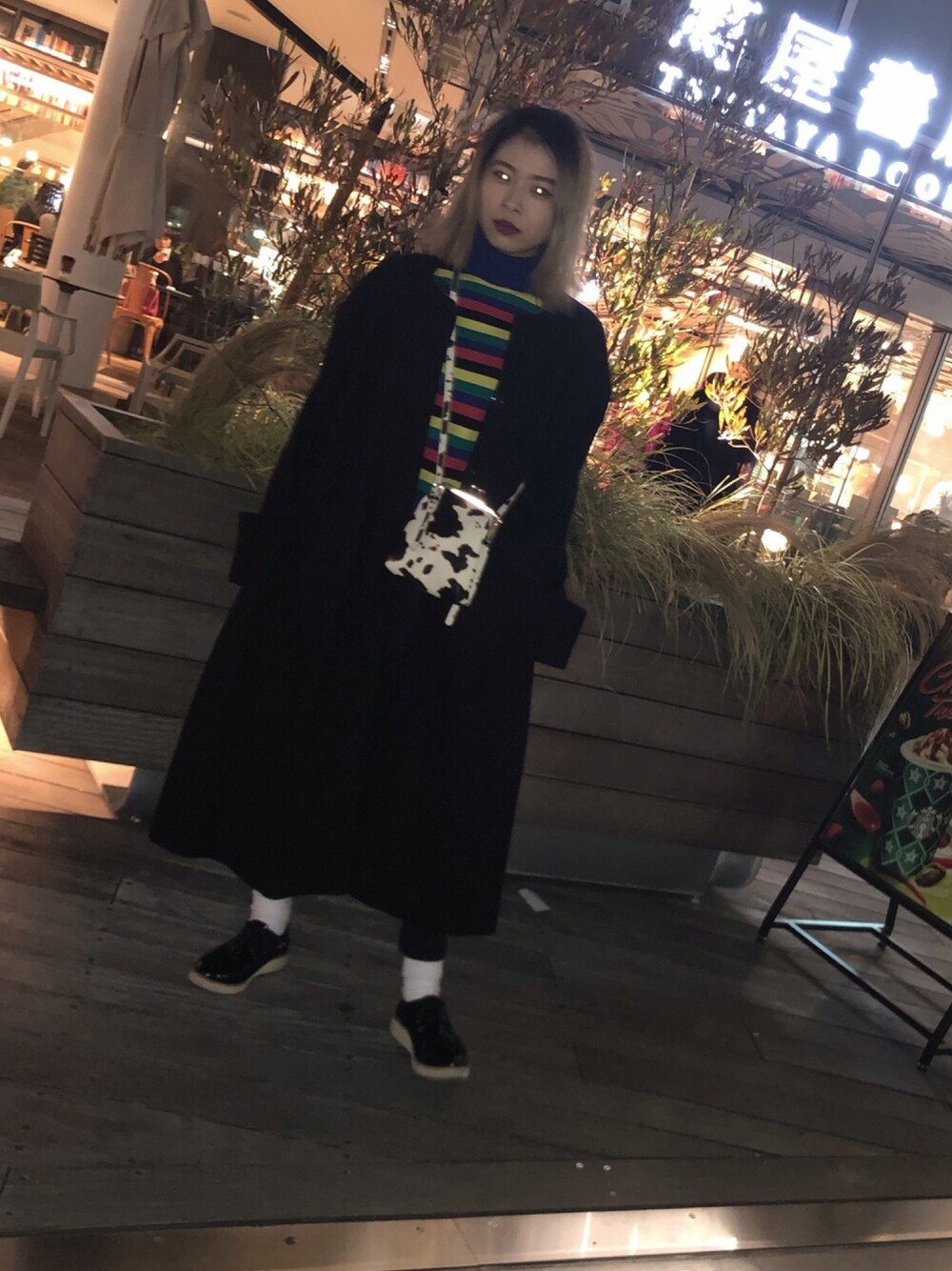 「ロングコート、ロングコート×スキニー、タートルネック、レギンス×靴下、レギンス、ノーカラーコート、winter、ブラックコーデ、白ソックス、2018マイベストコーデ」｜「UNIQLOのアイテム（ニット/セーター、その他）」を使った、NAOさん（レディース・157cm）の冬コーディネートの1枚目の写真