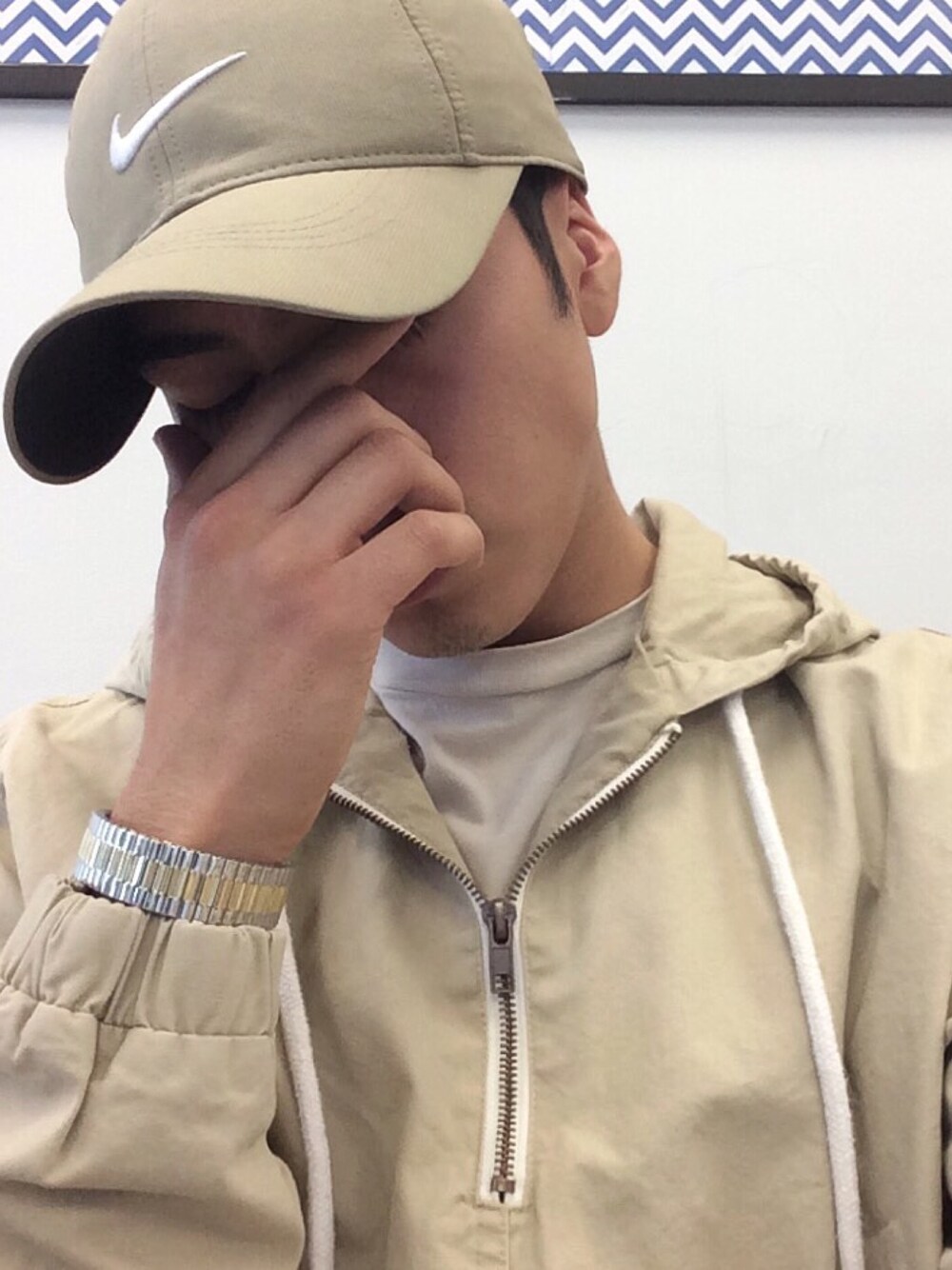 「school、monochrome、NIKE、DAD HAT、Matching set、H&M、FOREVER 21」｜「NIKEのアイテム（キャップ、ベージュ系）」を使った、erickledesmaさん（メンズ・168cm）の冬コーディネートの1枚目の写真