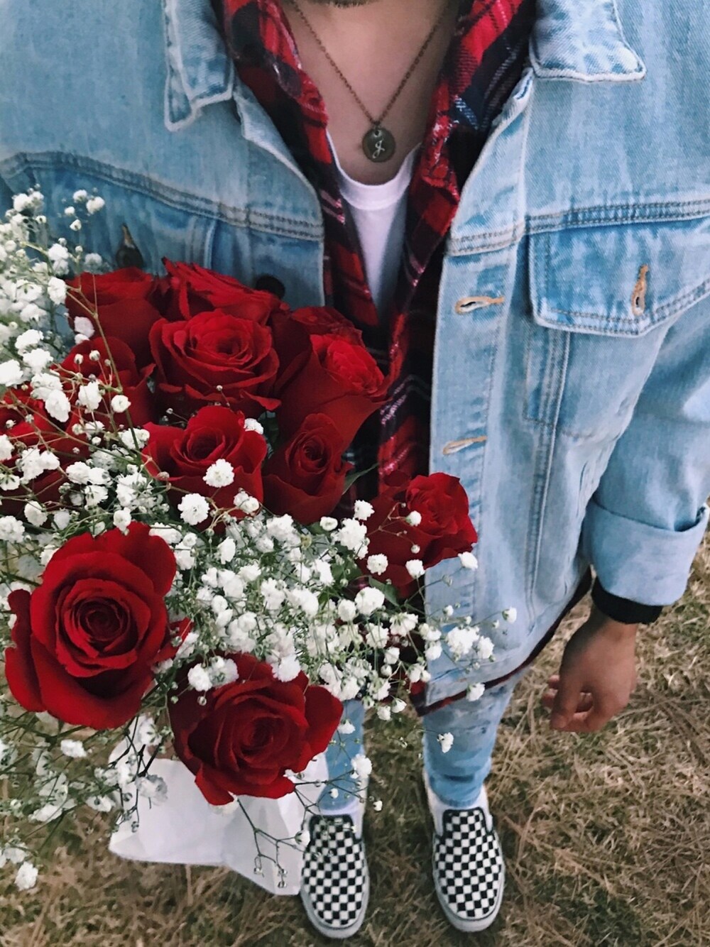 「datenight、#denim、denimjacket、flannel、layering、layers、valentinesday、VANS、H&M」｜「FOREVER 21のアイテム（デニムジャケット、ブルー系）」を使った、erickledesmaさん（メンズ・168cm）の冬コーディネートの1枚目の写真