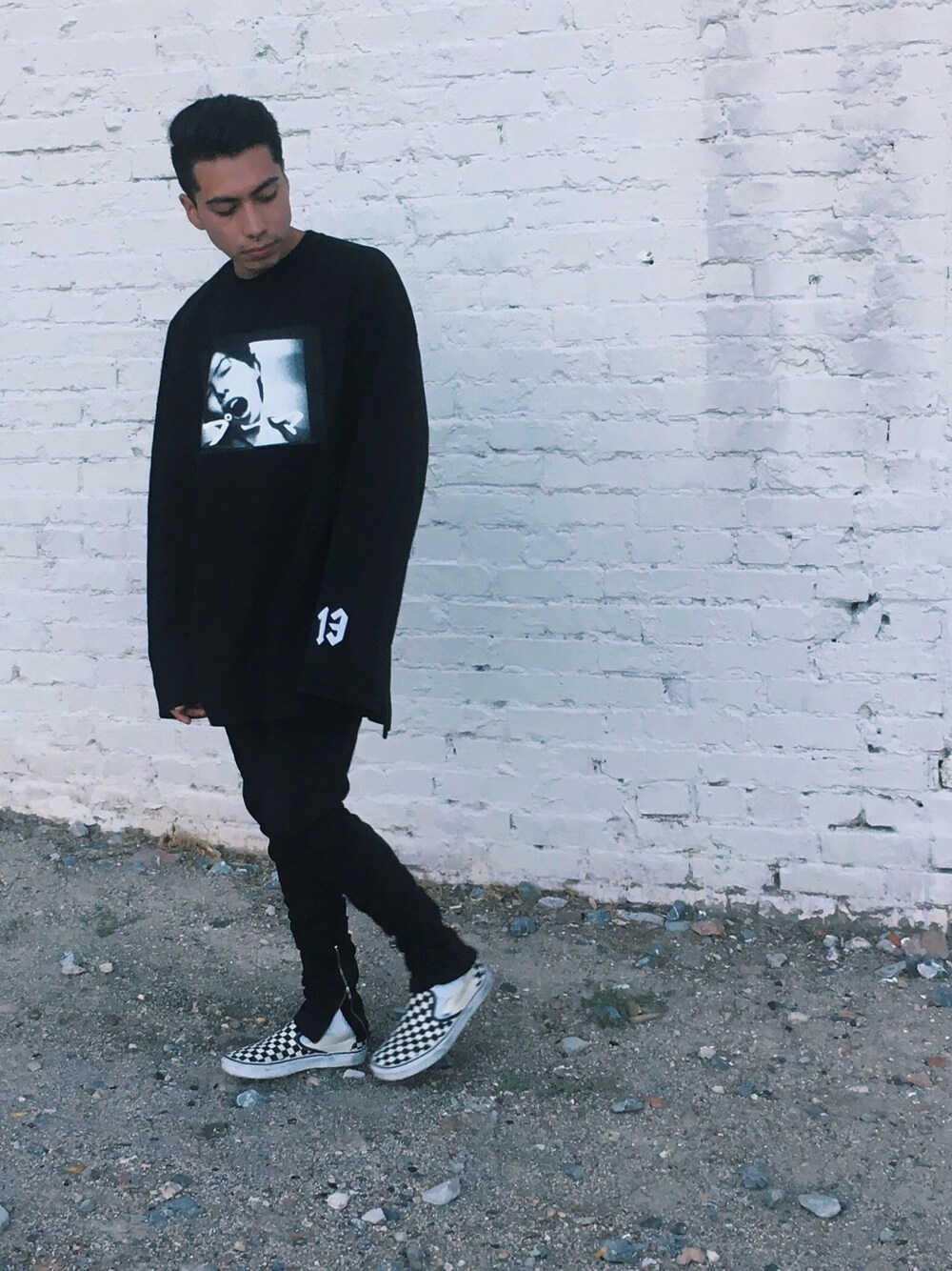 「PUMA、fenty、fentyxpuma、RIHANNA、streetstyle、ootd、grunge、VANS、H&M」｜「Puma x Fentyのアイテム（スウェット、ブラック系）」を使った、erickledesmaさん（メンズ・168cm）の冬コーディネートの1枚目の写真