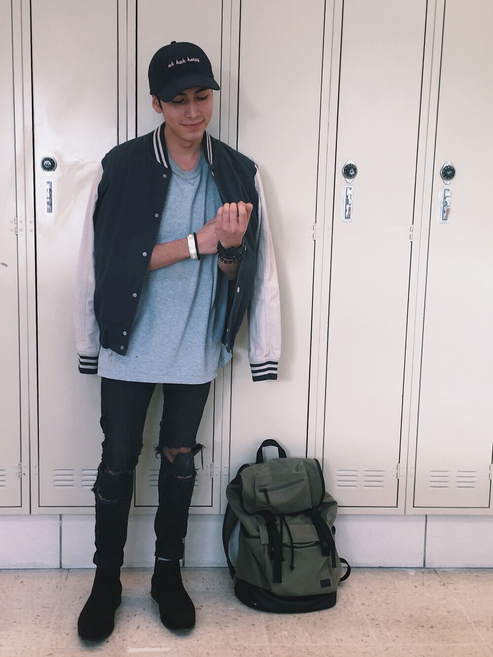 「school、ootd、Varsity Jacket、FOREVER 21、H&M、urban outfitters、school day」｜「Brandy Melvilleのアイテム（ハット、ブルー系）」を使った、erickledesmaさん（メンズ・168cm）の春コーディネートの1枚目の写真
