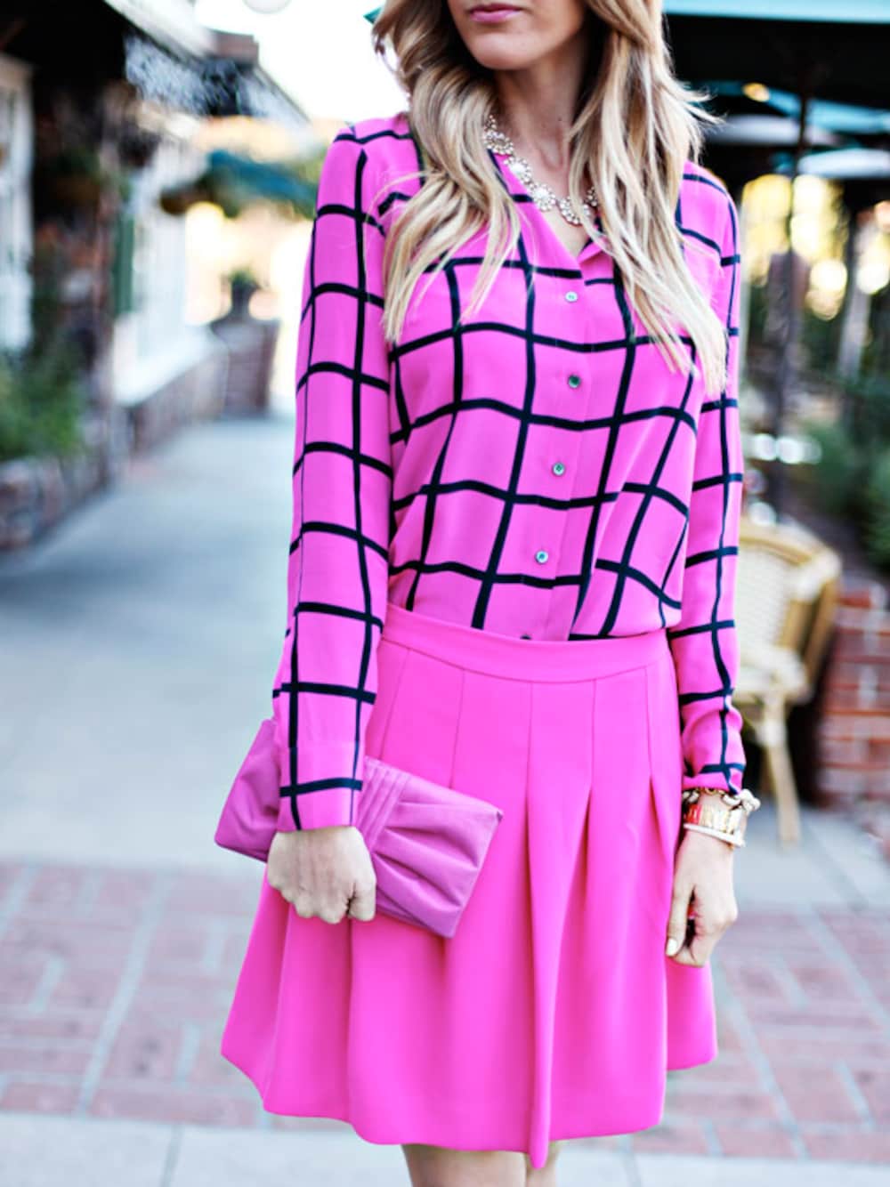 「A-Line、blouse、J.CREW、mini、skirt、top」｜Caitlin Lindquistさん（レディース・180cm）の冬コーディネートの1枚目の写真