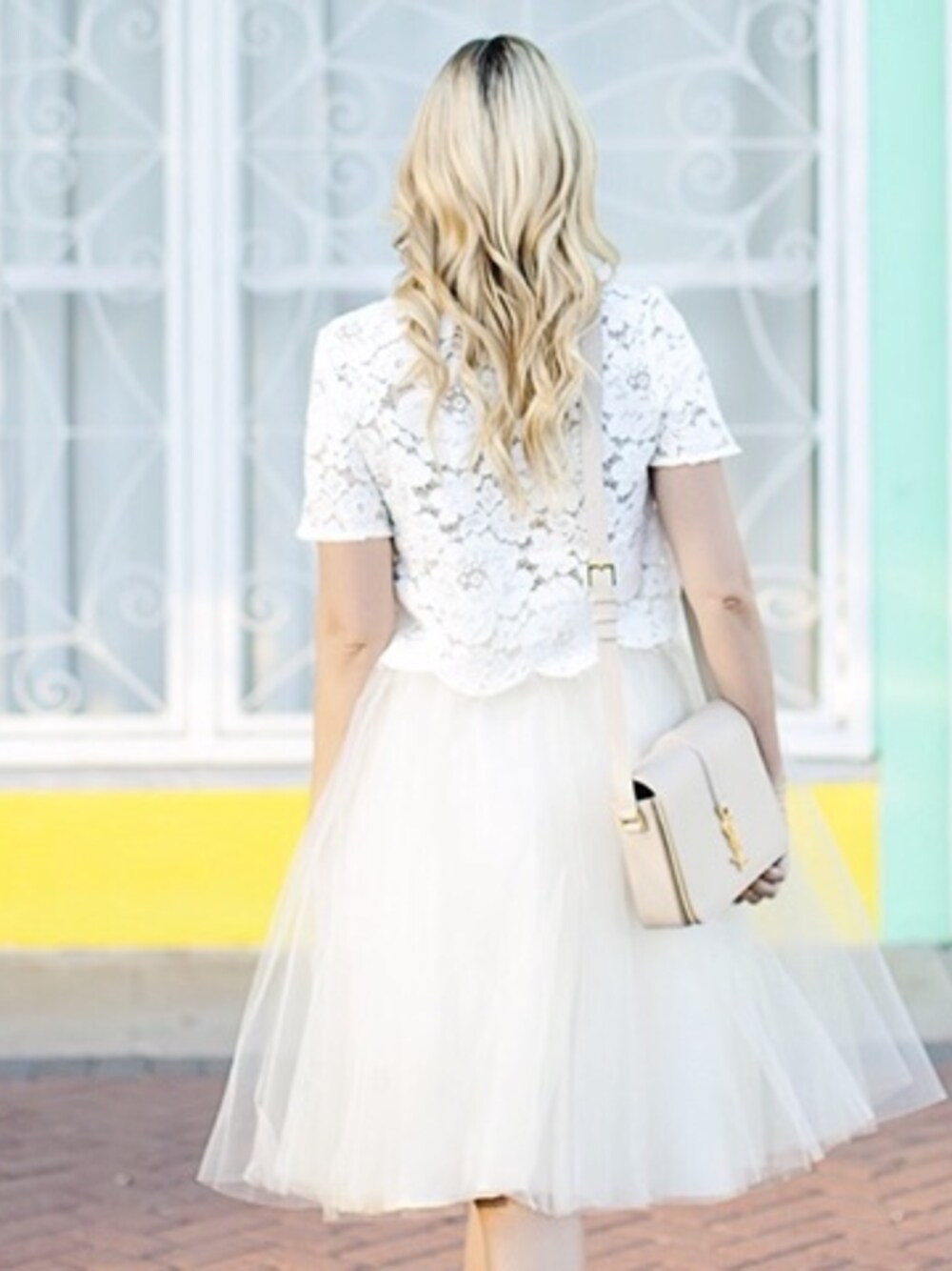 「alexandra grecco、skirt、tulle」｜Caitlin Lindquistさん（レディース・180cm）の冬コーディネートの1枚目の写真