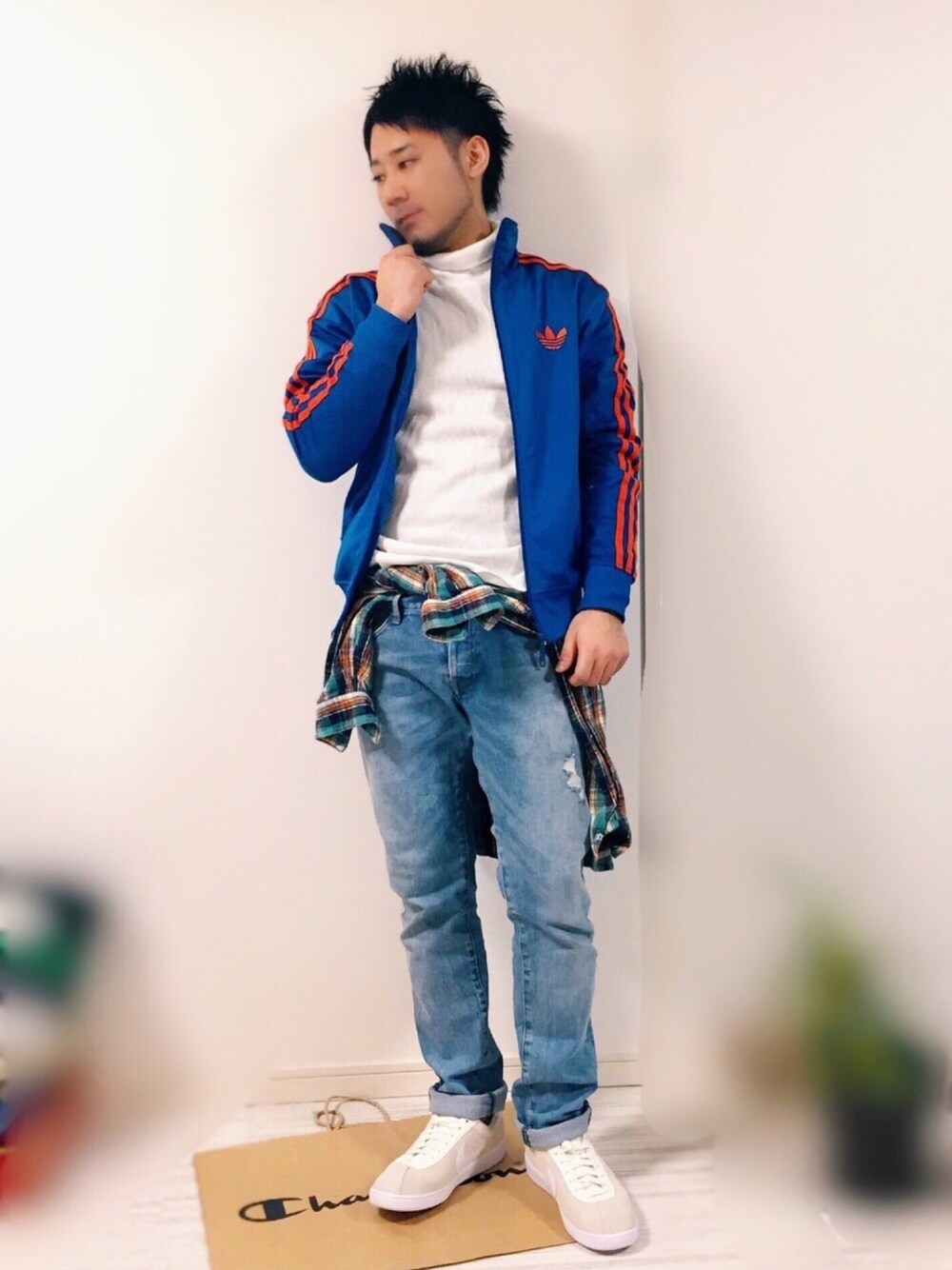 「春コーデ、アメカジ、古着MIX、スポーツミックス、adidas、スニーカー、NIKE、ブルーイン、ジャージ、ドラフトナイキ、ナイキ」｜「adidas古着のアイテム（ジャージ、ブルー系）」を使った、ysk⚜️さん（メンズ・173cm）の春コーディネートの1枚目の写真